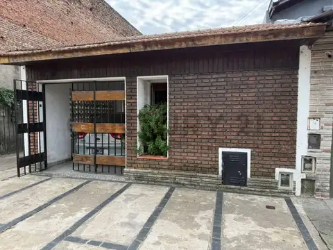 Venta PH 2 Dormitorios Banfield al Frente Terraza Cochera Patio