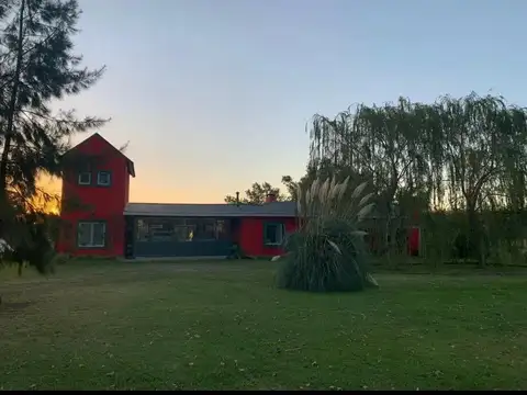 Casa en venta c/ cochera en Estancia Las Lilas