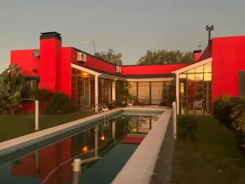 Casa en venta c/ cochera en Estancia Las Lilas
