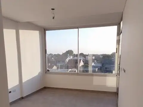 Departamento 2 ambientes con balcon en alquiler -  Ezpeleta Este