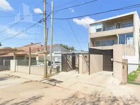 Departamento 2 ambientes con balcón al frente y cochera en alquiler - Ezpeleta Este