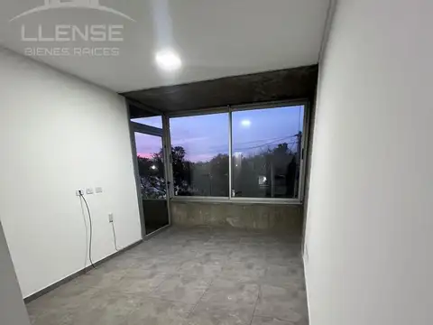 Departamento en Alquiler en Ezpeleta Este, $ 600.000