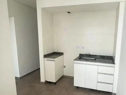 Departamento en Alquiler en Ezpeleta Este, $ 550.000