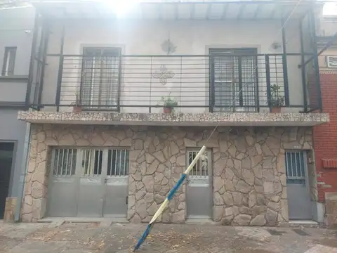 CASA DE 3 DORMITORIOS CON COCHERA ARROYITO RIO