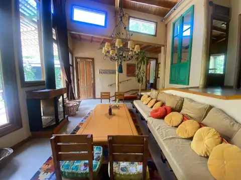 Casa 5 ambientes con 2 baños