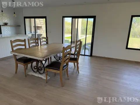 Barrio Araucarias, Puertos / Escobar