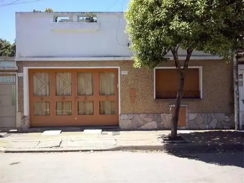 VENTA CASA - DOS DORMITORIOS - TERRAZA PARRILLERO - TABLADA