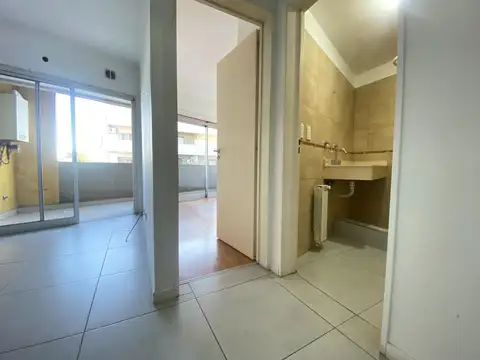 Departamento en Alquiler en Bernal, $ 490.000