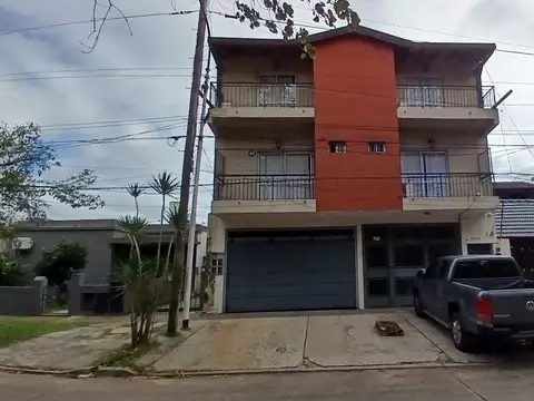 Stephenson 2900, Piso 1