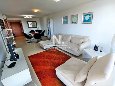 Apartamento en Torre de categoria.