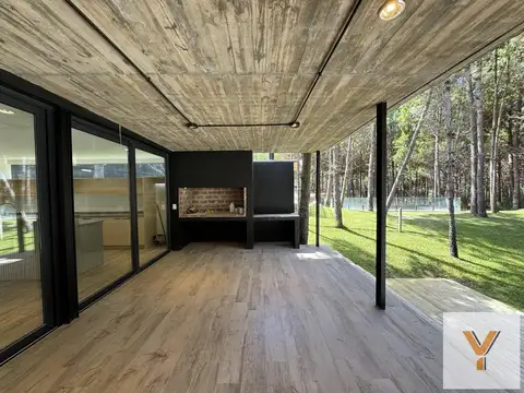 Casa en Venta - 4 dormitorios 3 baños - Costa Esmeralda