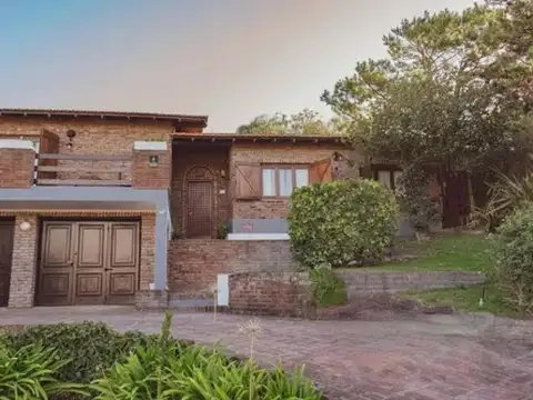 Paseo 141 e/ Avenida 1 y Avenida 2