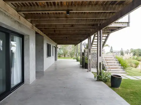 Casa en barrio privado El Cultural  Manantiales