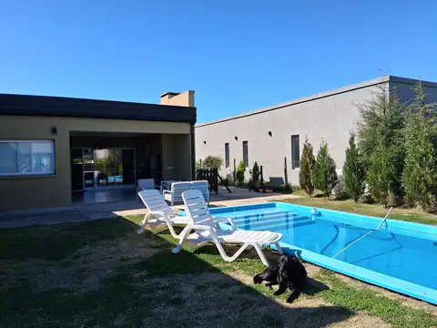 Casa en Venta en Pilar del Este - San Ramon, USD 220.000