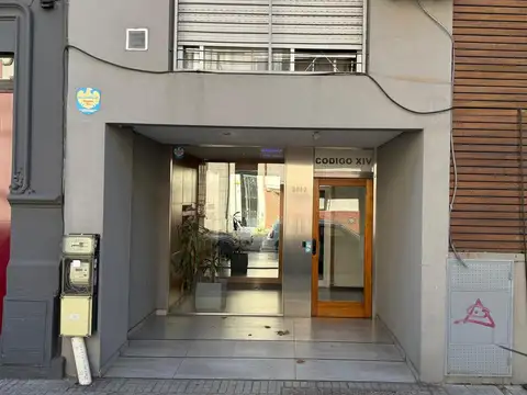 Cochera PB en barrio Lourdes