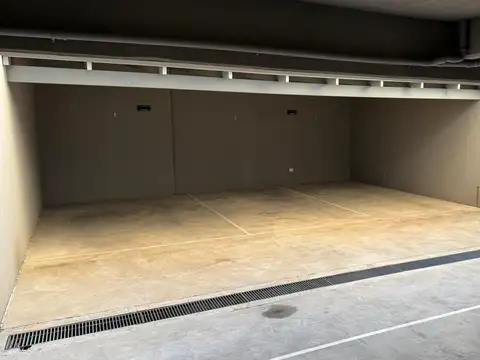 Cochera PB en barrio Lourdes