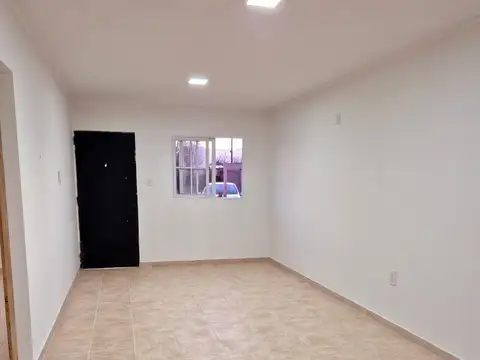 Casa 3 ambientes con 1 baño