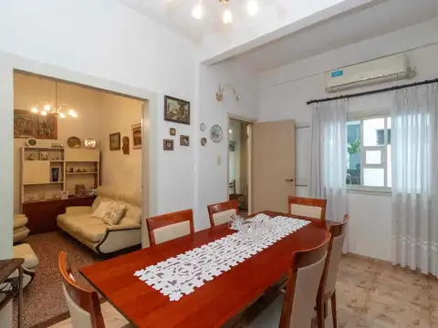 Casa 5 ambientes con 3 baños