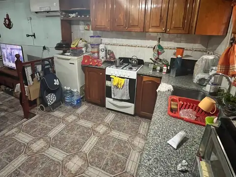 Casa 3 ambientes con 2 baños