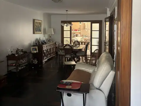 EXCELENTE CASA EN VENTA IMPECABLE ESTADO - VICENTE LOPEZ