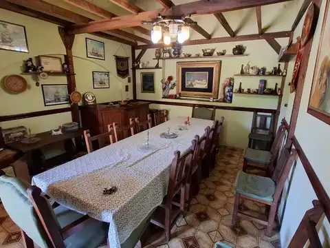 Casa 5 ambientes con 2 baños
