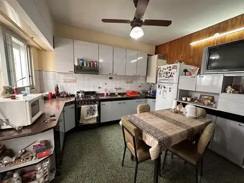 Casa 5 ambientes con 2 baños