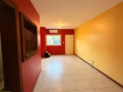Casa en Alquiler con 1 cochera