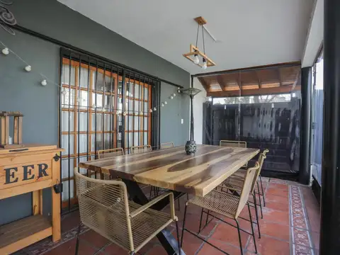 Casa en Venta con 1 cochera