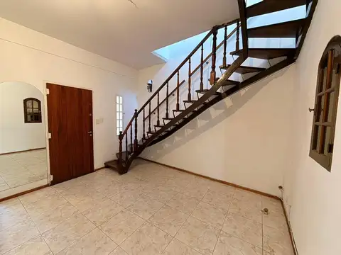 Depto Tipo Casa en Venta en Villa Sarmiento, USD 130.000