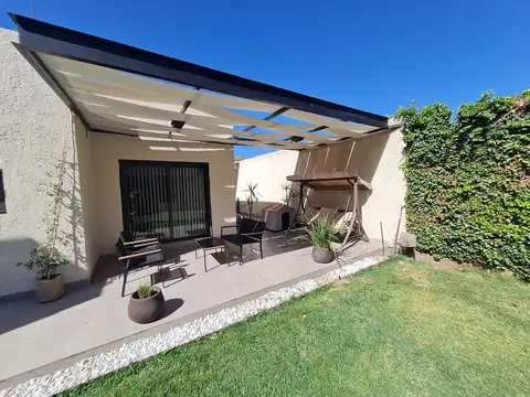 Casa en Alquiler en Chacras De Coria, USD 2.200