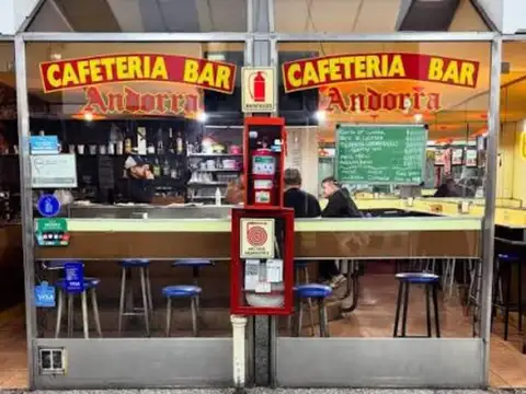 2 Locales en Venta con Renta en Microcentro