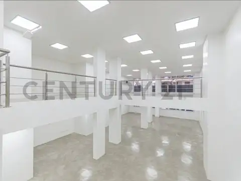VENTA OFICINA DE 2 PLANTAS REFACCIONADA A NUEVA EN RECOLETA EXCELENTE OPORTUNIDAD