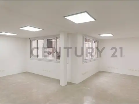 Oficina 4 ambientes con 4 baños