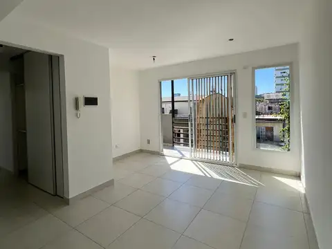 Depto 3 amb c/ balcon y cochera fija cubierta! V. URQUIZA