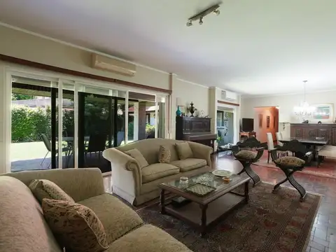 Casa en Venta en Olivos Golf Club, USD 420.000