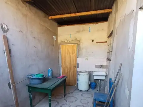 "INTERNO DE 2 DORMITORIOS A REFACCIONAR"