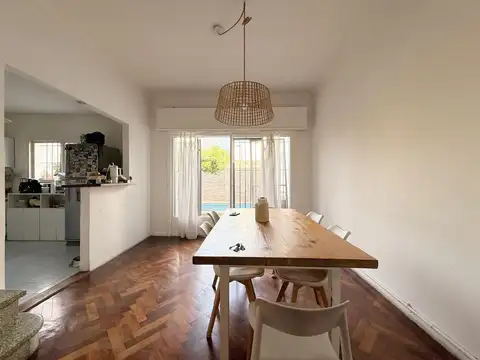 Casa 5 ambientes con 2 baños