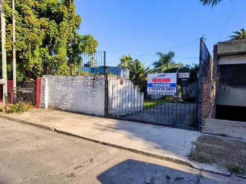 Excelente terreno con mejoras de 8,66mts x36 mts de fondo ,gran superficie libre ideal para proyecto