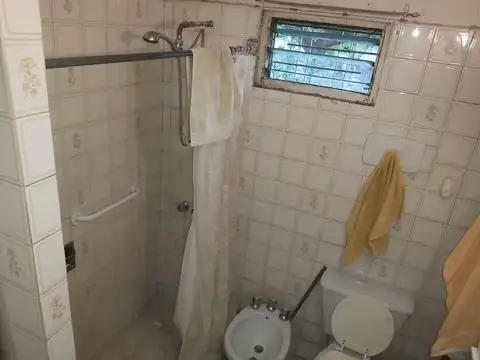 OPORTUNIDAD VENTA CASA AMPLIA DE 3 AMBIENTES ITUZAINGO