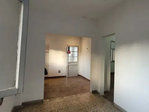 Casa 3 ambientes con 1 baño