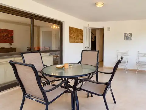 Casa en Alquiler de 3 dormitorios
