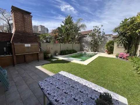 Casa 5 ambientes con 3 baños