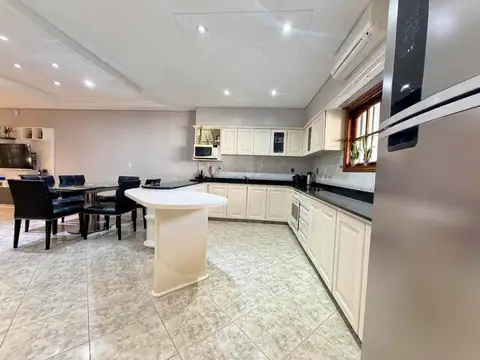 Casa en Venta en El Palomar, USD 245.000