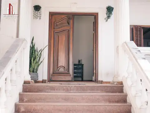 Casa en Venta con 6 cocheras