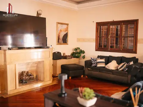 Venta Imponente Casa 6 Dorm. con Pileta y Jardín, Centro Histórico de Corrientes