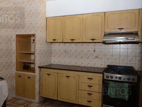Venta de Imponente y Solido Chalet en El Centro de Ramos Mejía!