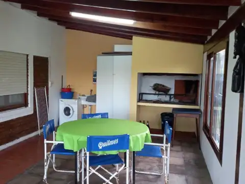 Casa en venta - 3 Dormitorios 2 Baños - 900Mts2 - Miramar