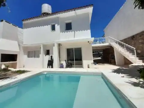 Departamentos en venta - 3 Dormitorios 2 Baños - Río Ceballos