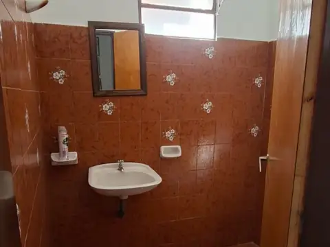 Venta de Casa en Zona Lebensohn, 3 dom, hermoso lugar, ingreso para varios vehiculos