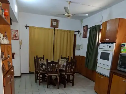 Casa en Venta con 4 cocheras